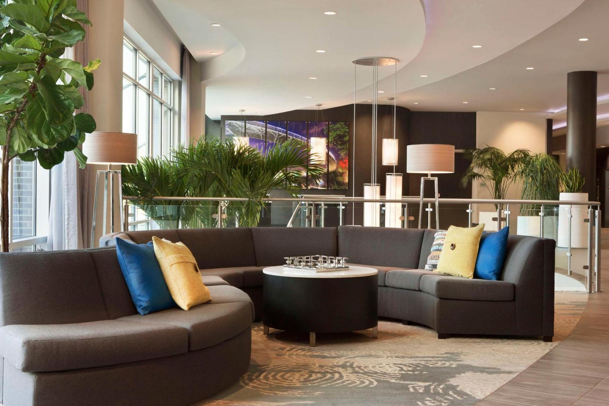 Embassy Suites By Hilton Greenville Downtown Riverplace Exterior foto