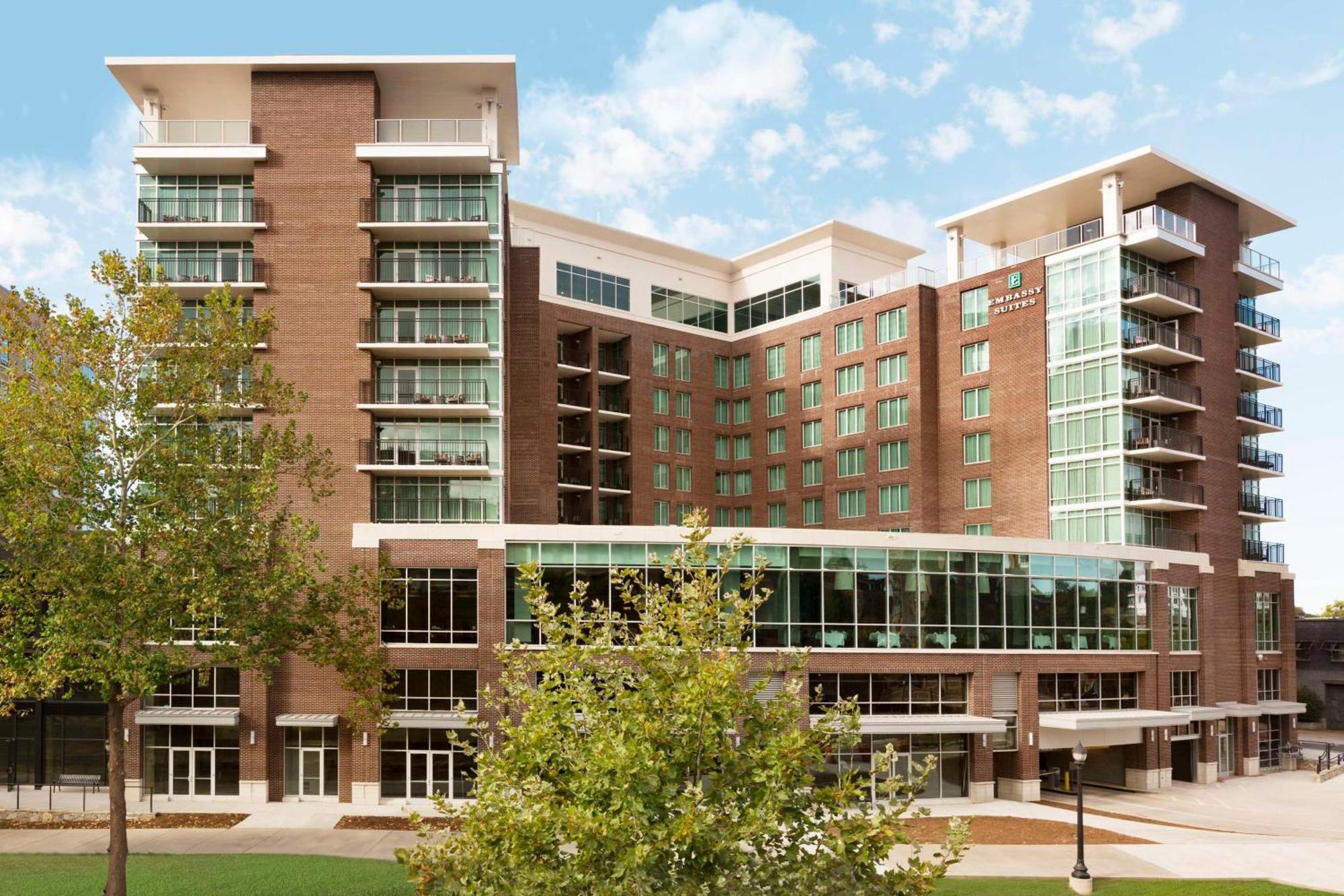 Embassy Suites By Hilton Greenville Downtown Riverplace Exterior foto